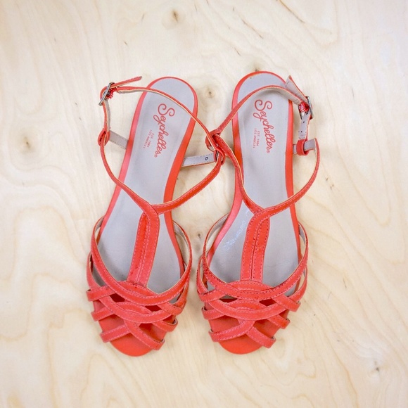 ModCloth (Seychelles) "Can't Trust Myself" Sandals in "Melon" - Picture 2 of 7